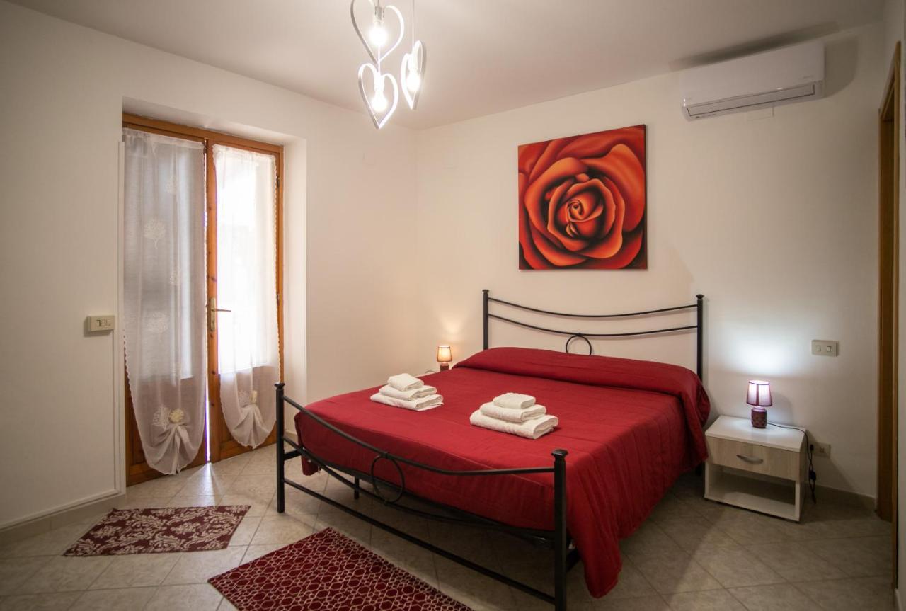 Royal Rooms Terracina Eksteriør bilde