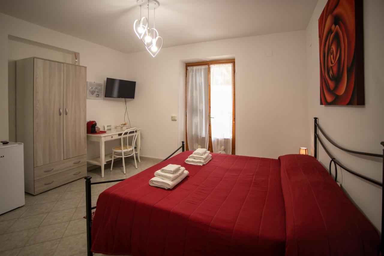 Royal Rooms Terracina Eksteriør bilde